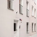 Millennium Hideaway Apartment *